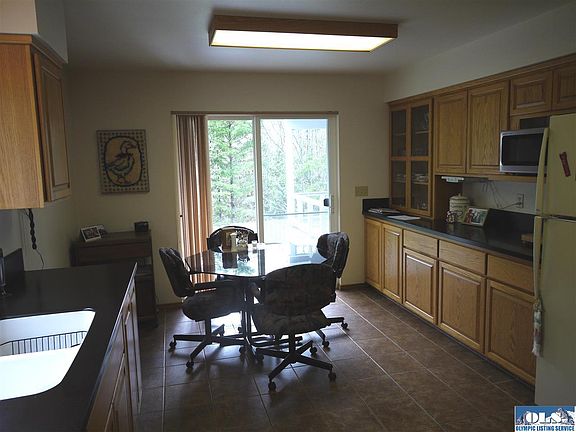 4th image of 165 Valhallas Dr