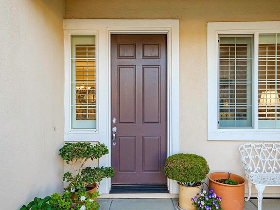 4th image of 11046 Dandelion Ln