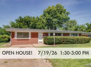 5 Columbus Dr, Belleville, IL 62226