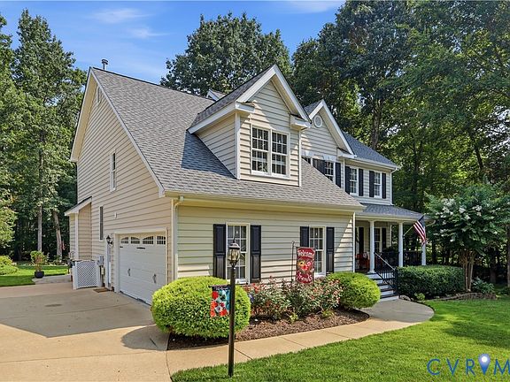 4th image of 8024 Hampton Meadows Ln