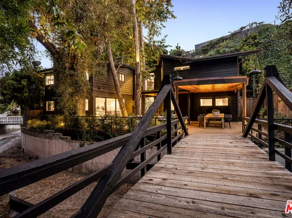 327 E Rustic Rd, Santa Monica, CA 90402