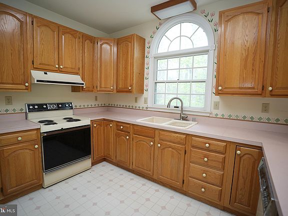 4th image of 12225 Manor Ct