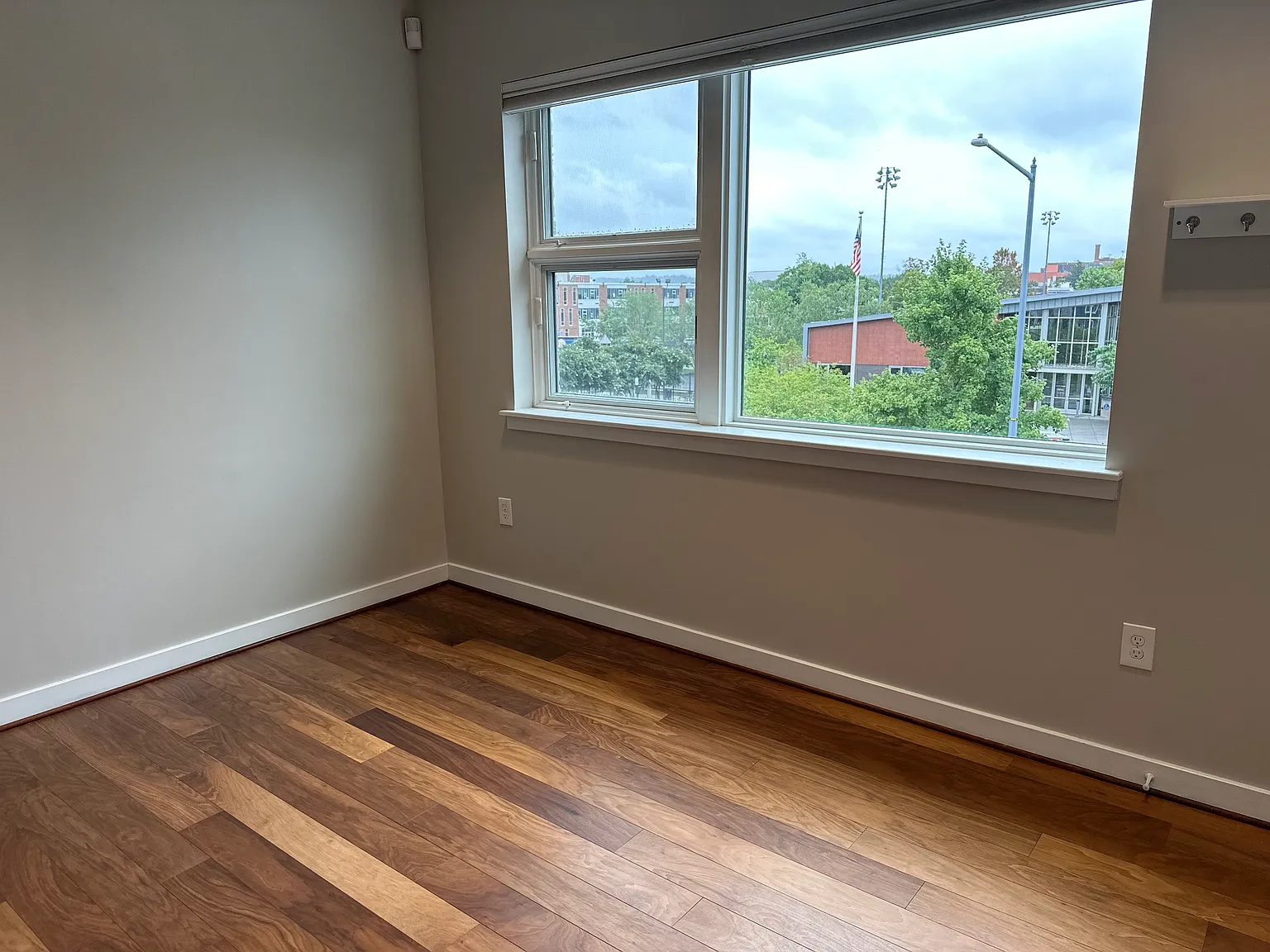 2 bed, 720 sqft, $2,000 — Photo 2