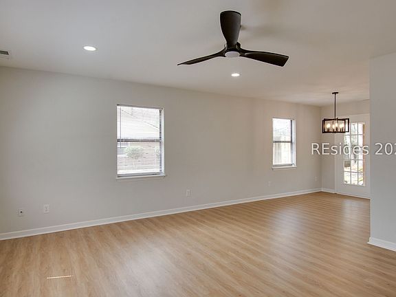 5th image of 91 Forest Ave