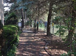 2955 Mohawk Cir, Rochester Hills, MI 48306