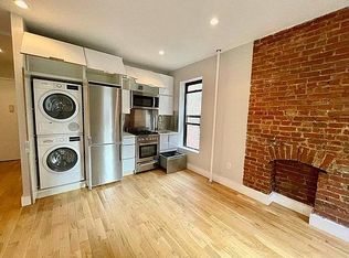 216 W 22nd St #R, New York, NY 10011