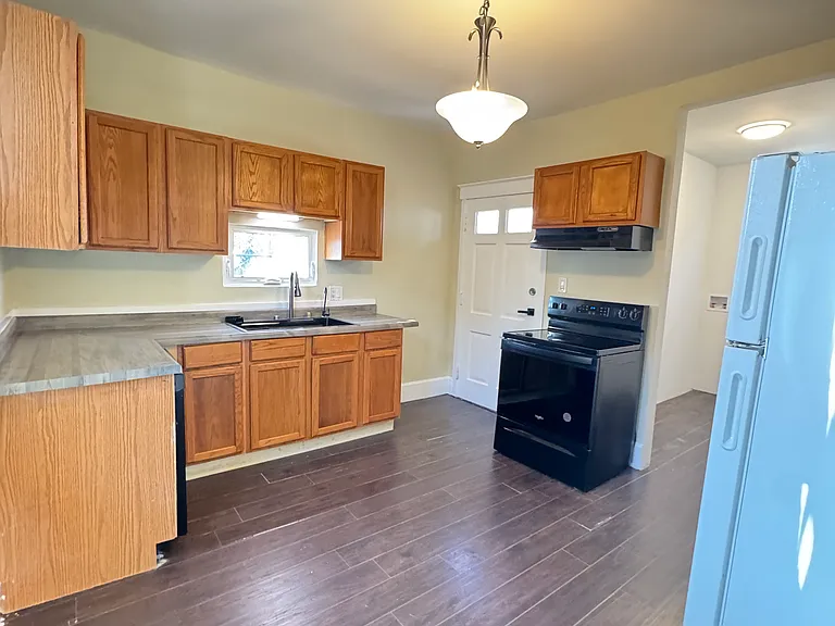 1703 S Garvin St — Photo 7