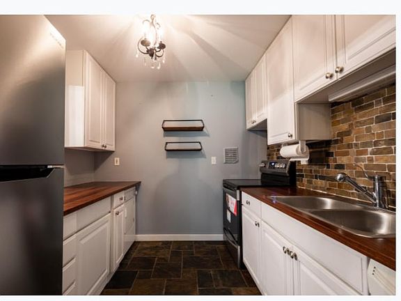 5th image of 152 Heidel Rd APT 3
