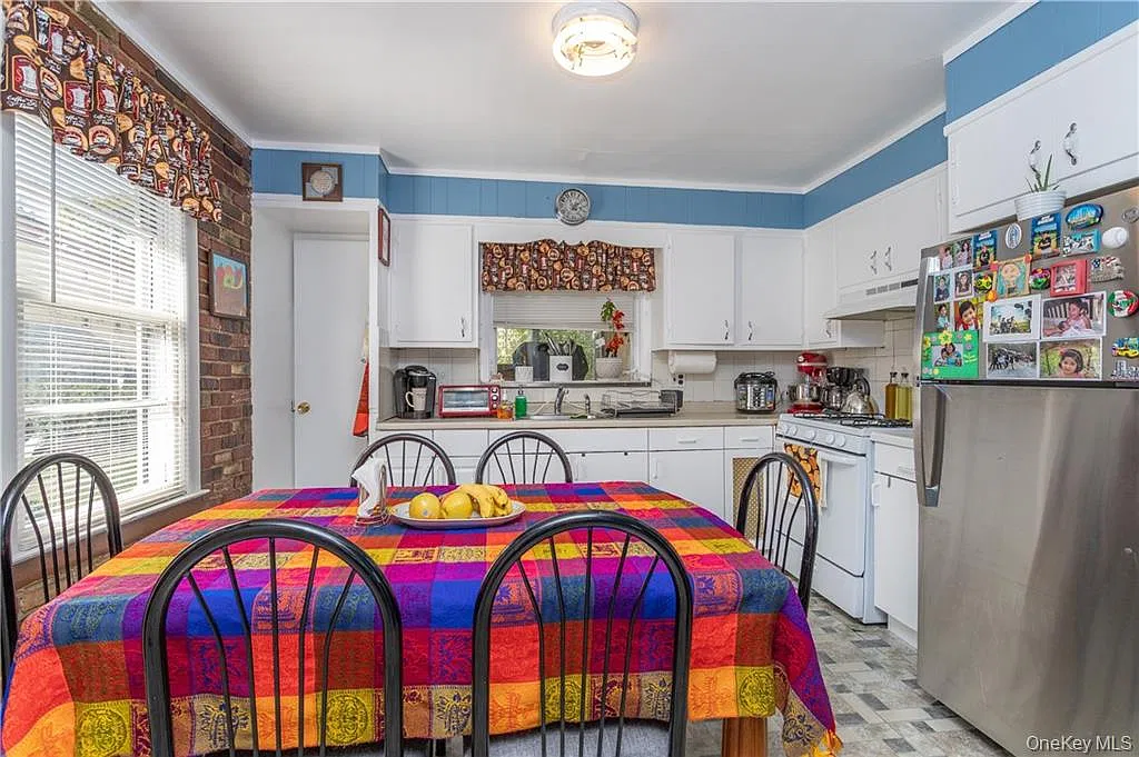 3 bed, 1400 sqft, $3,000 — Photo 1