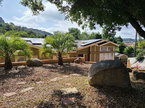 27668 Mountain Meadow Rd, Escondido, CA 92026