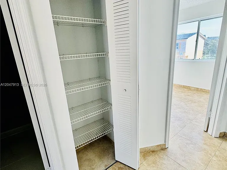6245 Kendale Lakes Cir #208 — Photo 10