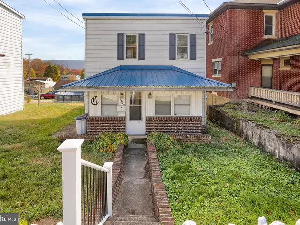 1126 E Grand Ave, Tower City, PA 17980
