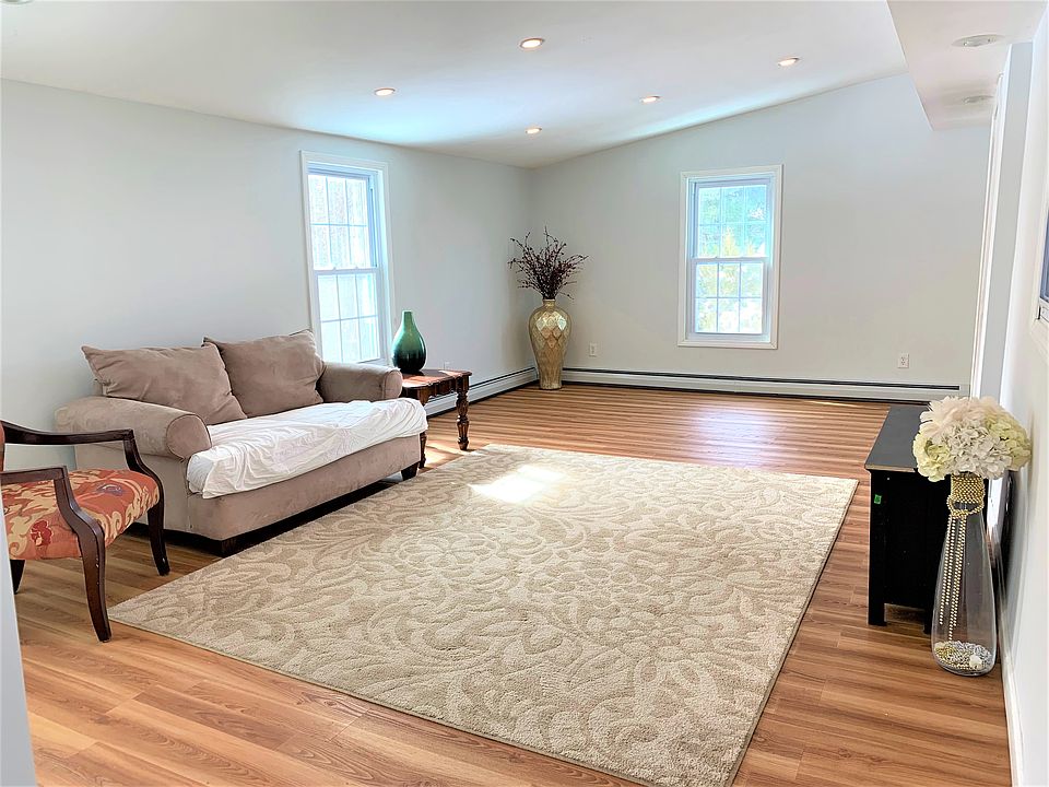 1st image of 4 E Park St