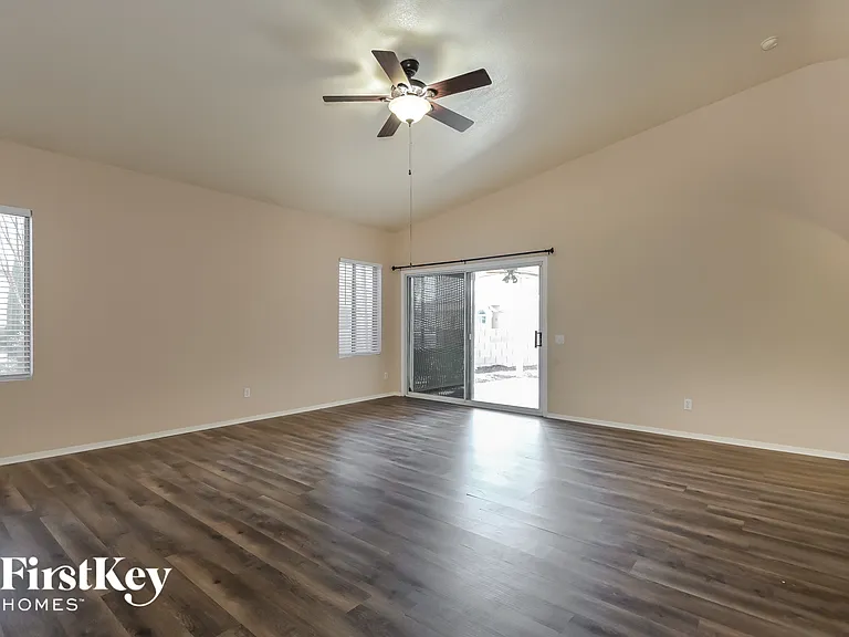 7225 W Opossum Dr — Photo 4