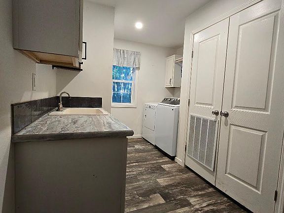 4th image of 290 160th St