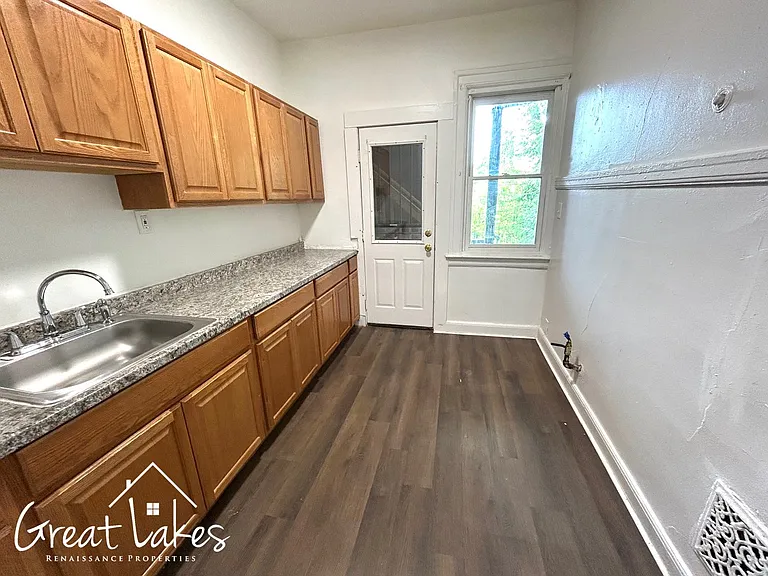 2544 Cadillac Blvd #1 — Photo 10