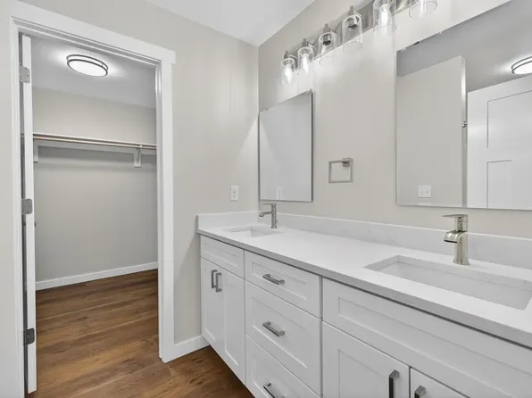 417 E Bonnieview Rd #A, Grandview, WA 98930