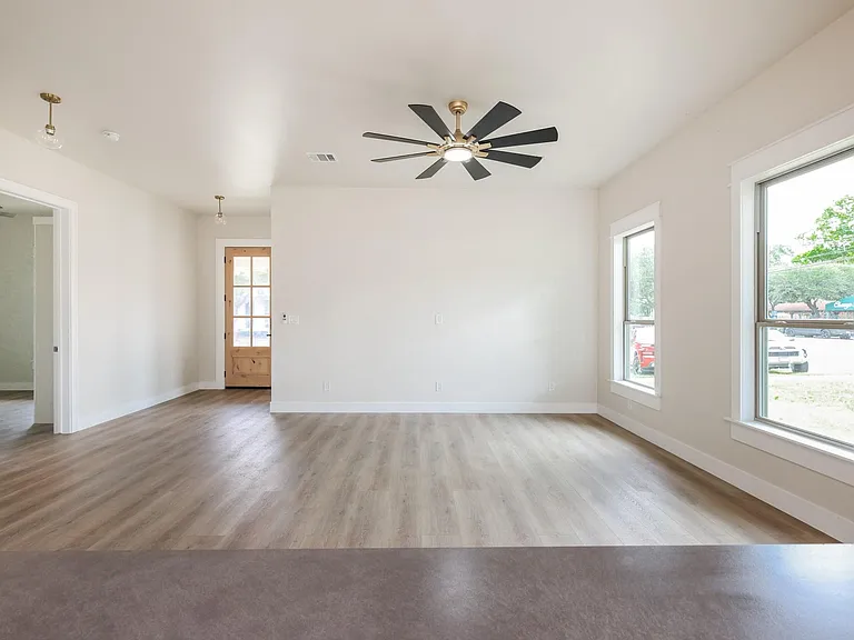 3407 Garrow St — Photo 5