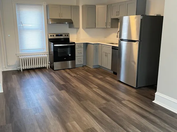 727 W Main St APT 2, Lansdale, PA 19446