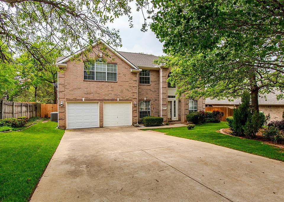 1st image of 2213 Forest Park Cir