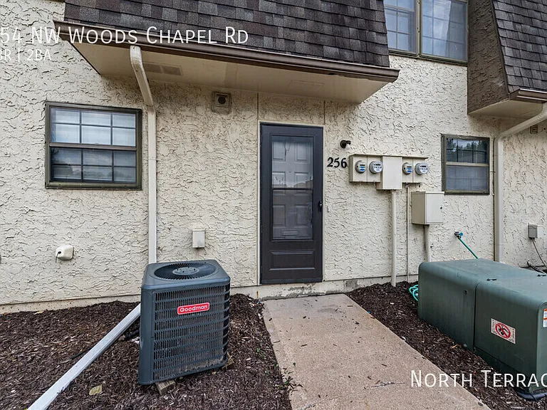 254 NW Woods Chapel Rd — Photo 15