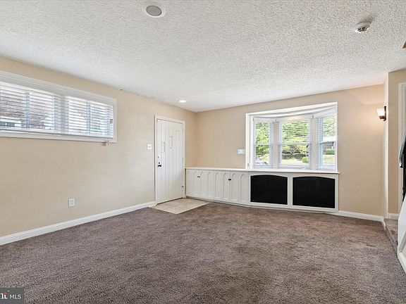 4th image of 1026 Callahan Ave