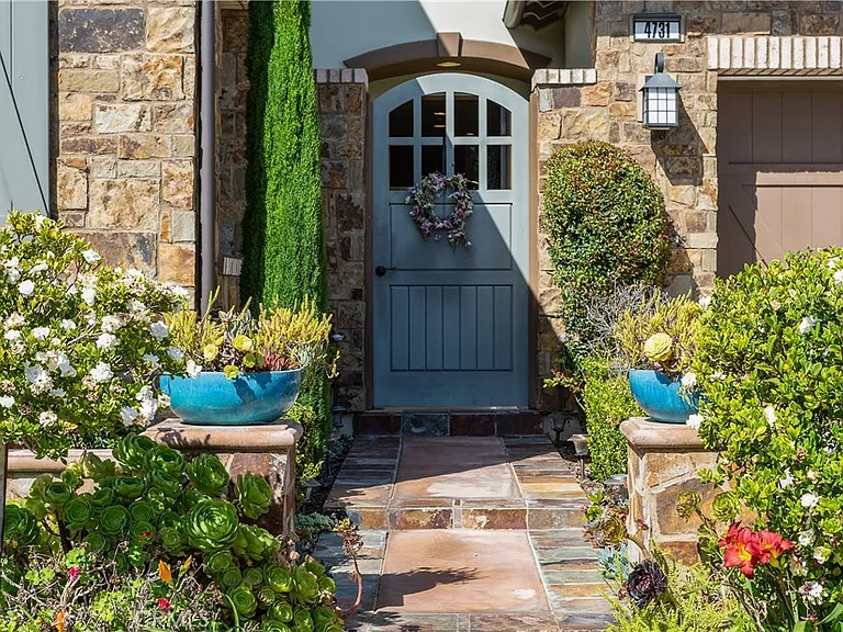 4731 Oceanridge Dr — Photo 26
