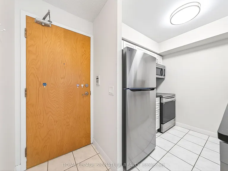 4968 Yonge St #712 — Photo 14