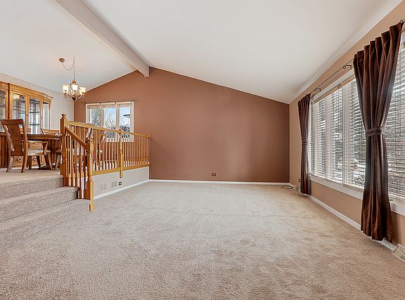 3rd image of 8512 Camelia Ln