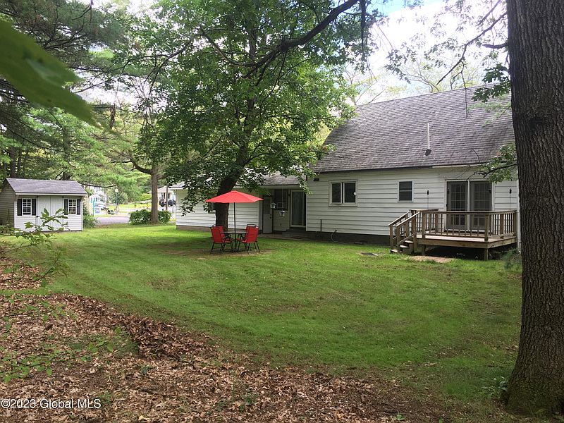 3rd image of 410 Geyser Road