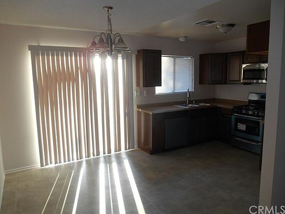 3rd image of 1548 Shedden Dr