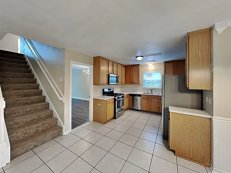 26887 Castlecliff Ln — Photo 2