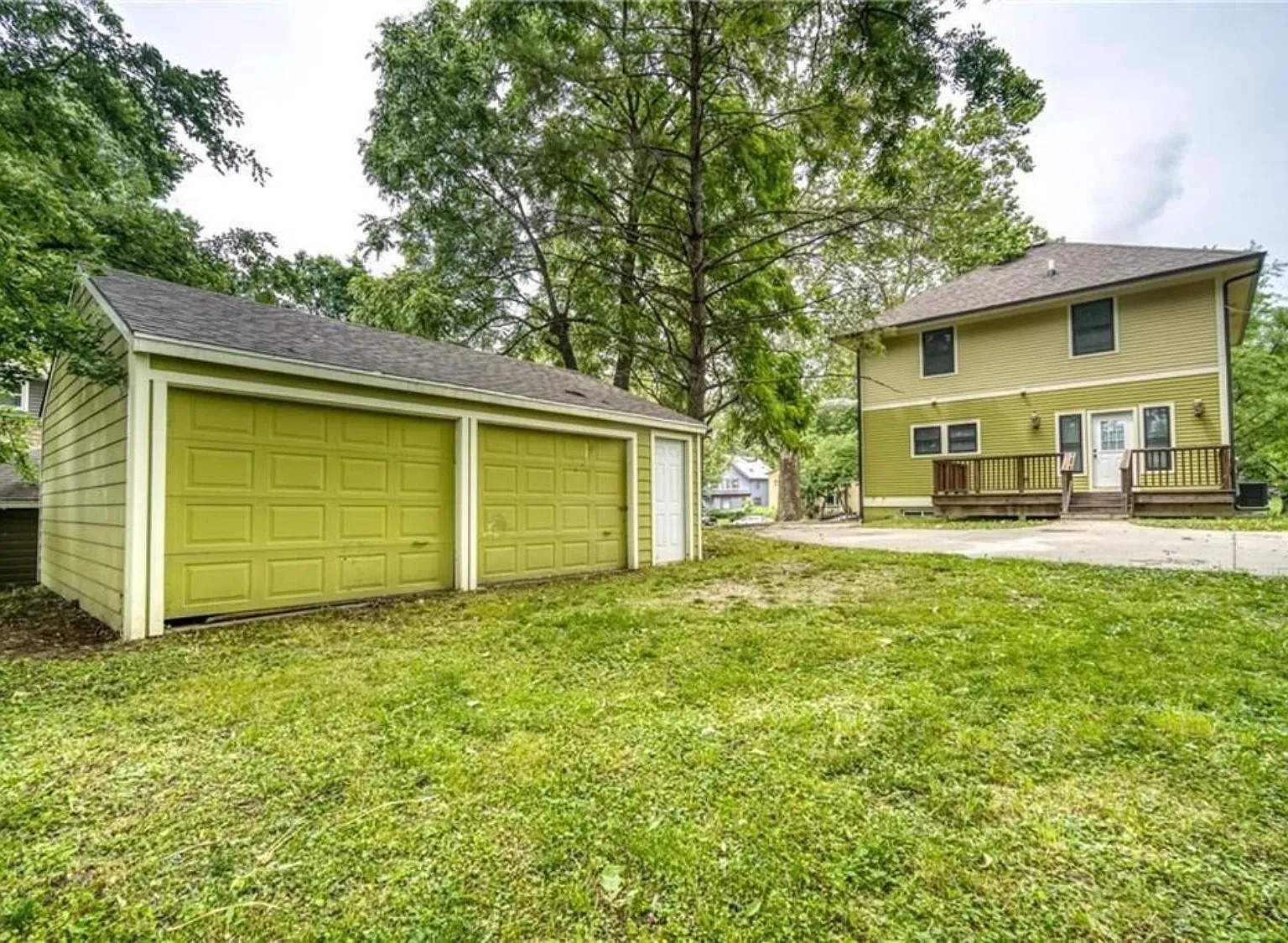 3132 Kingman Blvd — Photo 2