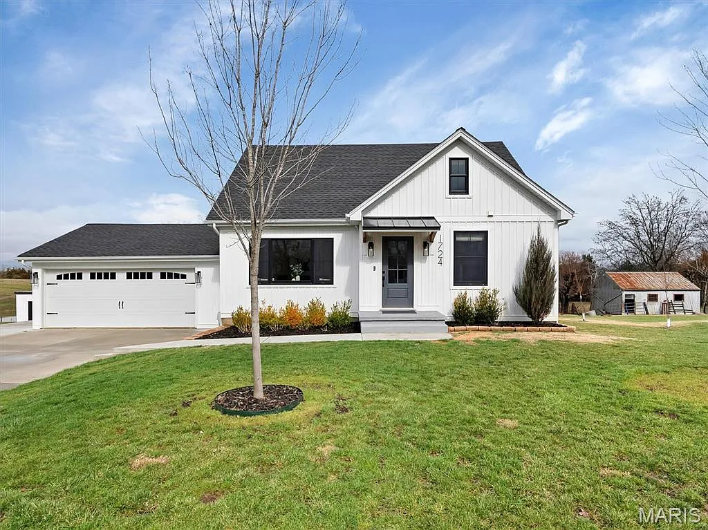 1724 Pottery Rd photo 1