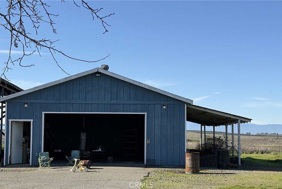 2nd image of 3325 Hall Rd