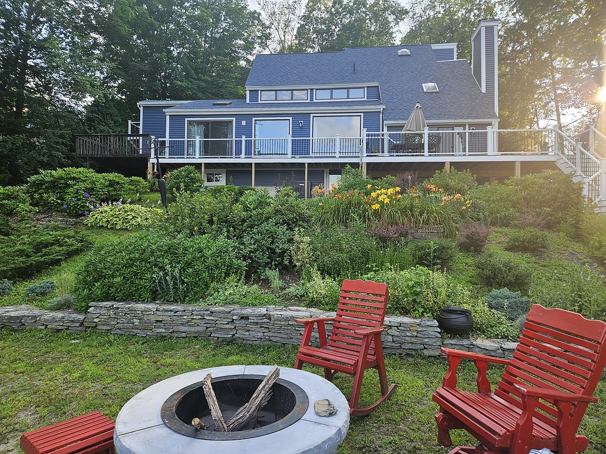 View of back side of the house. - 200 N Main St