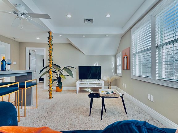 3rd image of 104 E Wyoming Ave #2
