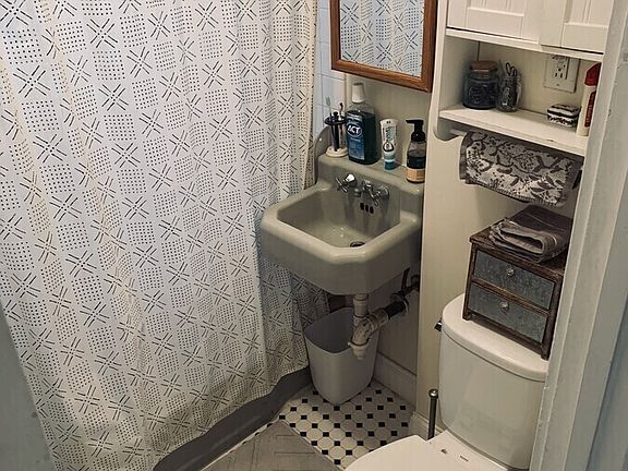 5th image of 124 Babcock St #35R