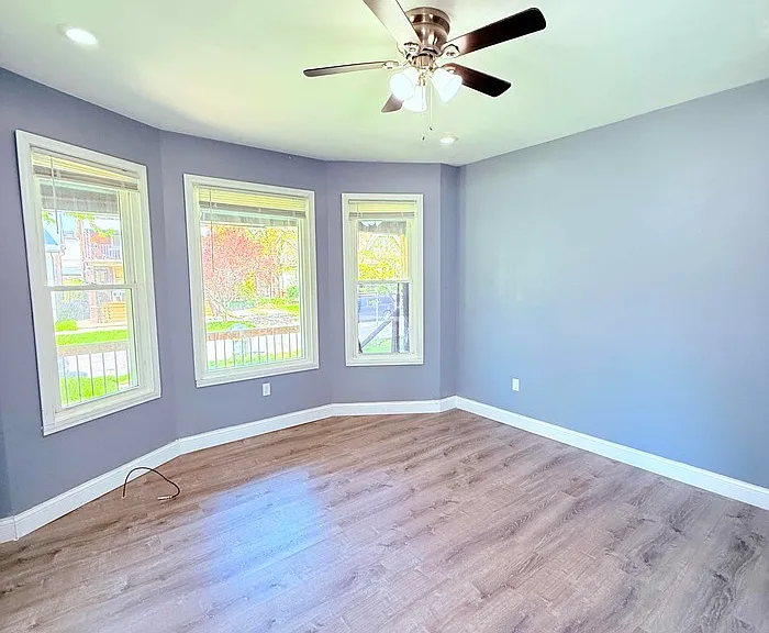 1464 Baldwin St — Photo 12