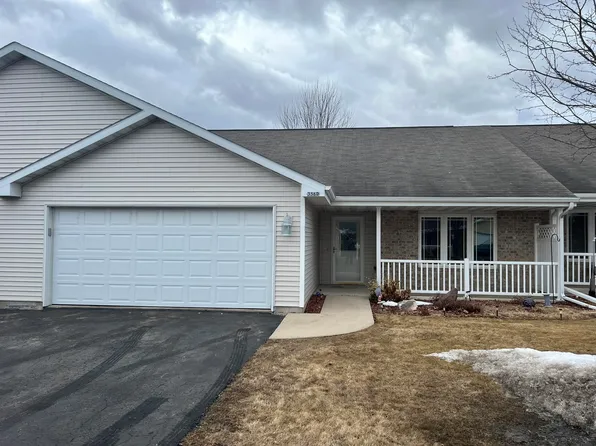 356 Wyldewood Dr Unit D, Oshkosh, WI 54904