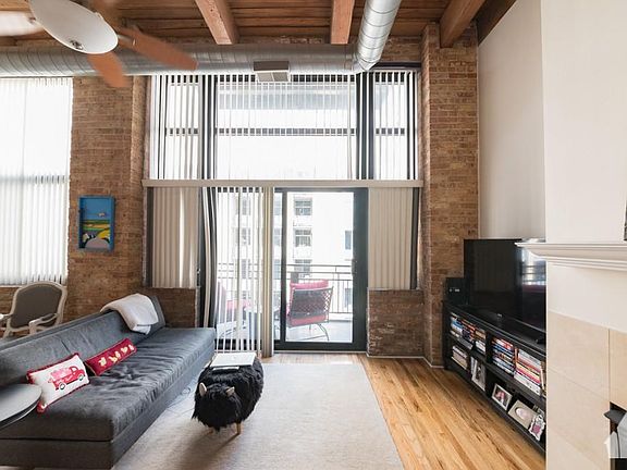 3rd image of 523 W Superior St #533