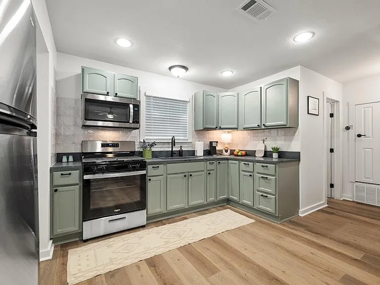 2109 Brackenridge St #C — Photo 5