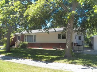 205 4th St SE, Cokato, MN 55321