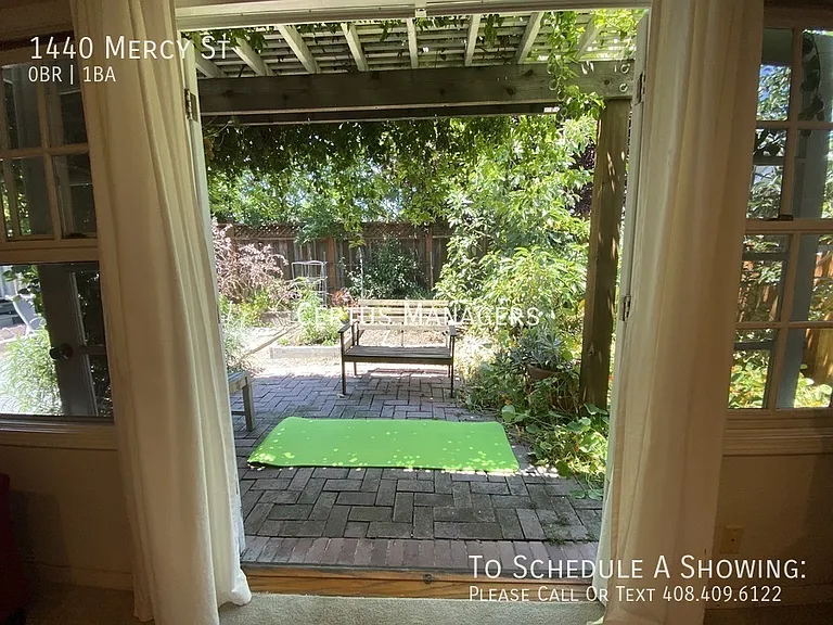 1440 Mercy St — Photo 12