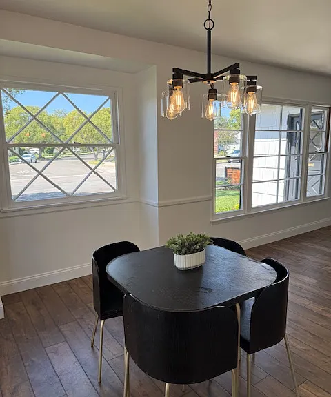 dining room...easily can fit 6-8 (with a larger table!)