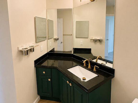5th image of 11023 Legacy Lane #301