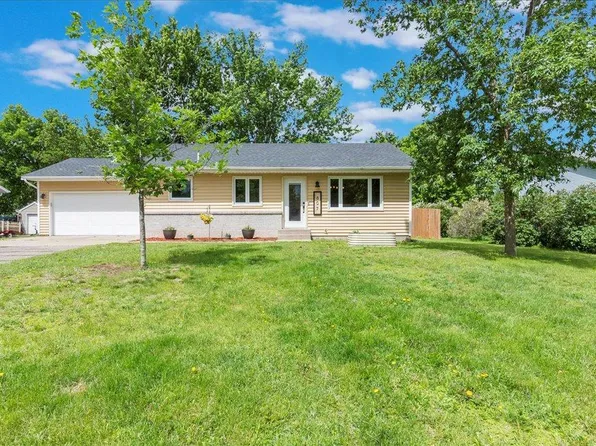 607 3rd Ave NE, Saint Joseph, MN 56374