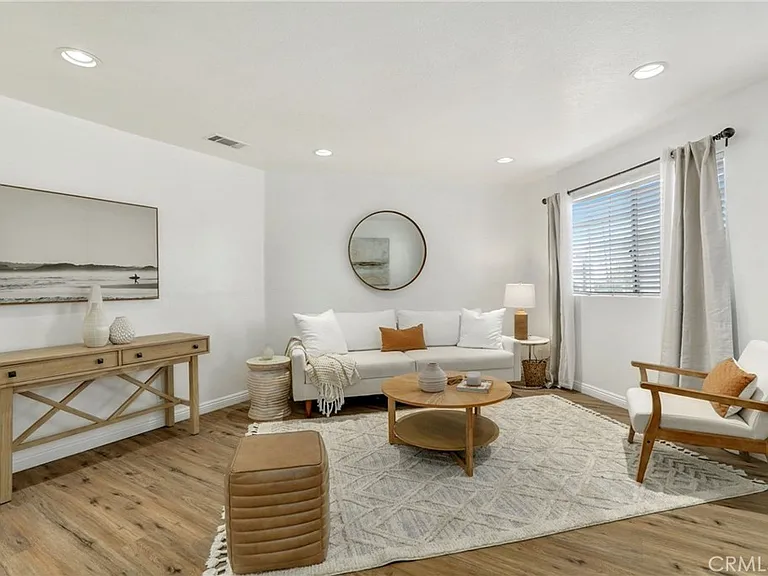 7050 S La Cienega Blvd #6 — Photo 5