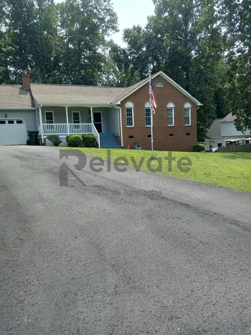 3 bed, 2.0 bath, 1414 sqft, $2,500 — Photo 2