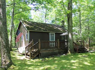 116 S Pecks Pond Rd, Dingmans Ferry, PA 18328